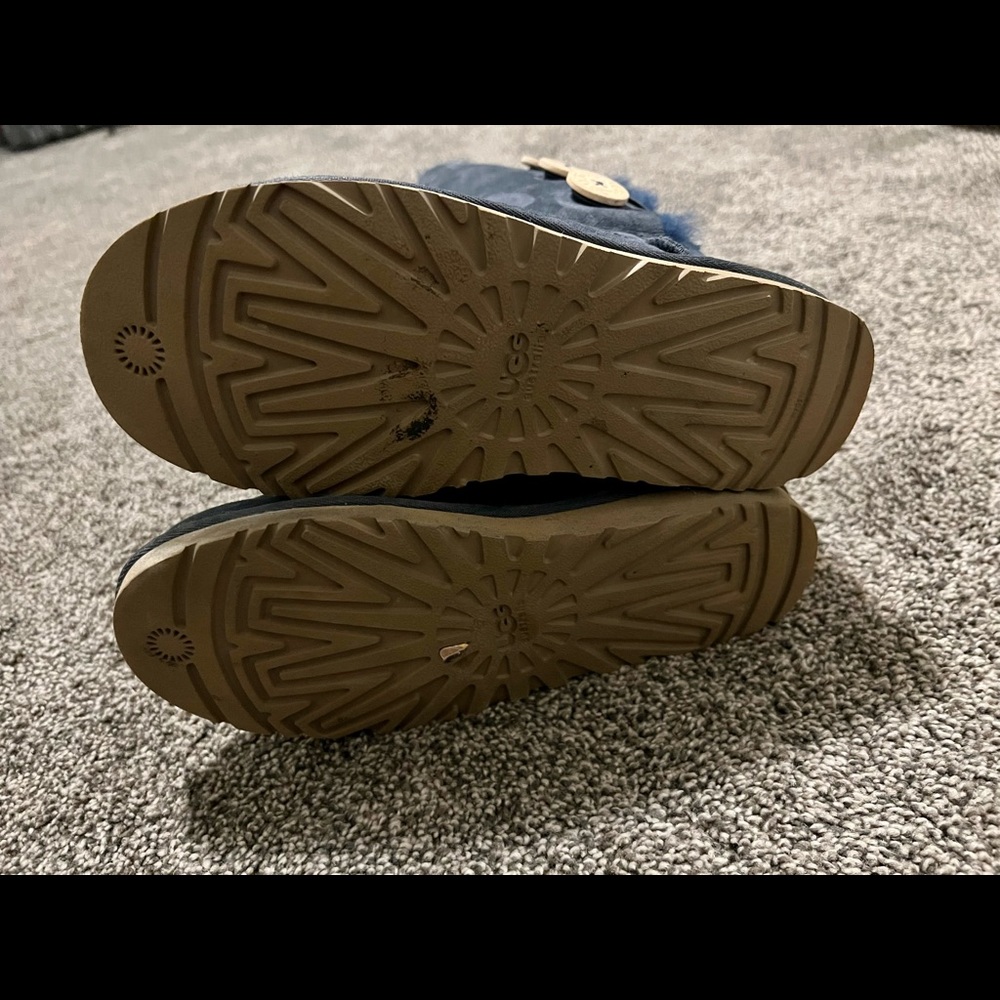 Authentic UGGS - Picture 3 of 3